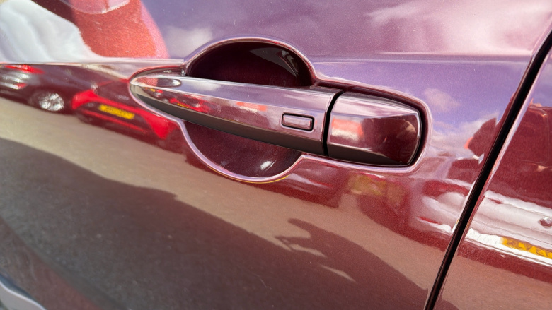 Nissan Juke 1.0 DiG-T 114 Tekna 5dr Petrol Hatchback